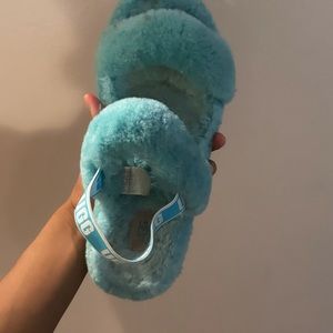 A pretty blue Uggs.